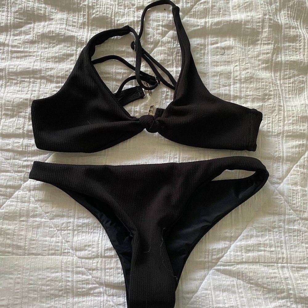 Black bikini